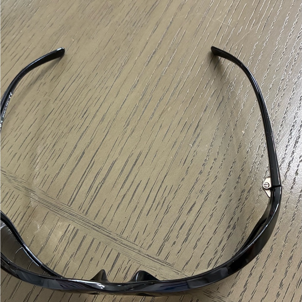 Prada Black Sunglasses - Picture 5 of 10